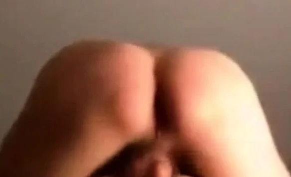 Anal fuck!! Si fa inculare profondamente amatoriale