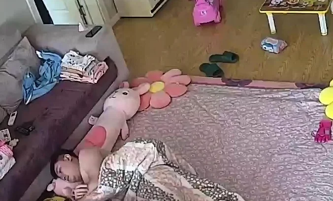 Amateur close up handjob with cumshot