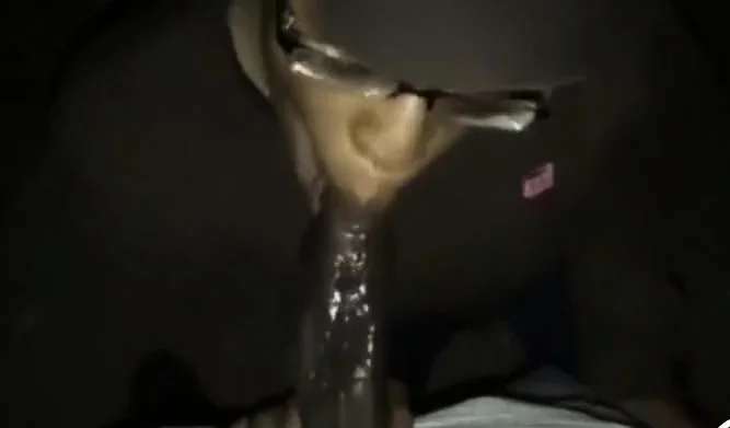 Getting head from a employee on her lunch break