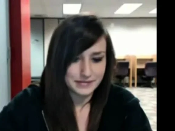 can you see she cums inlibrary in 02:58 ?