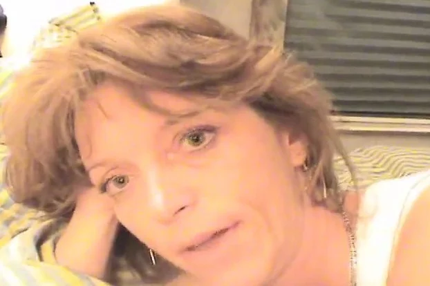 Trashy lady Laura flaunts her lovely tits and delivers a hot blowjob