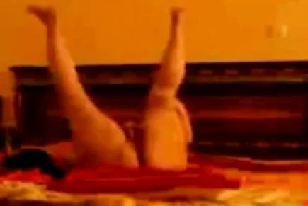 Arabian milf play with herself on cam