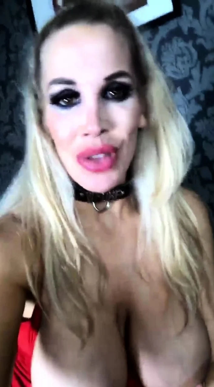 Blonde With Natural Big Boobs Loves Putting A Toy In Her