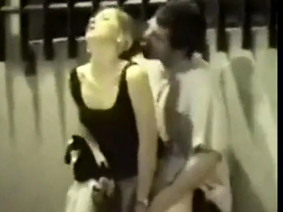 Voyeur amateur couple caught public finger and fuck
