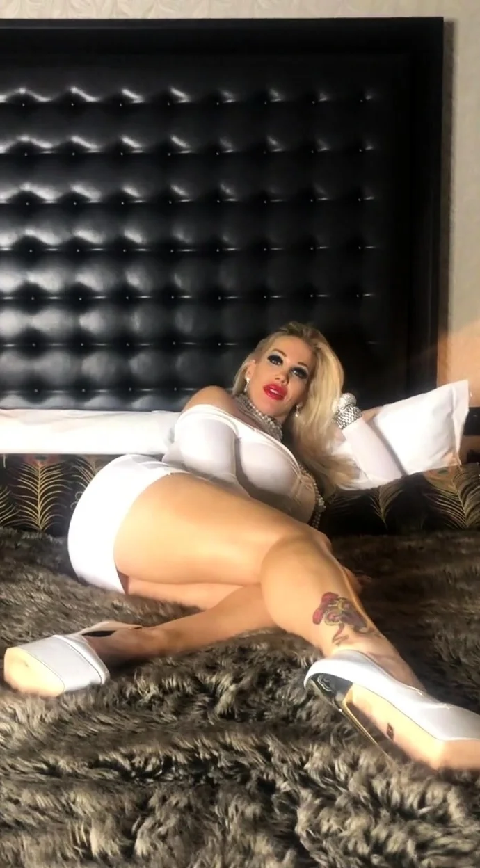 Masturbation close up Tamara big clit
