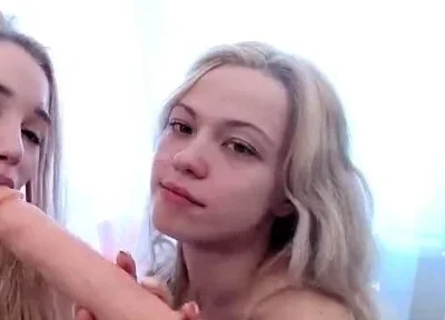 Hot pussy toying and eating with blonde teen lesbians