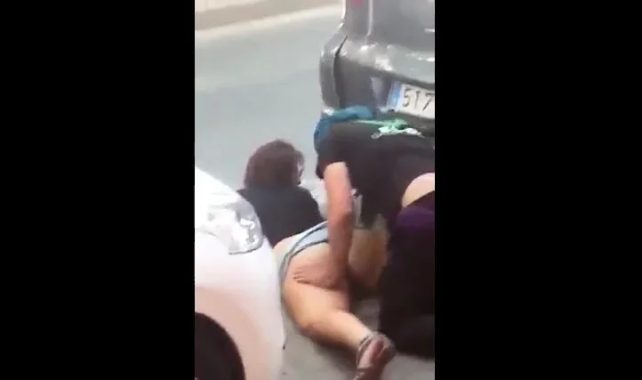Daring Fuck By Public Roadside