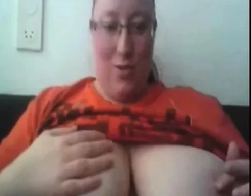 Bbw Play with Her Huge Fat Boobs