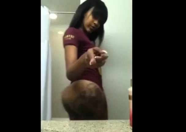 Big Ass Naked Twerking.