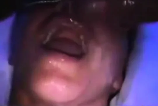 essa gosta de porra mascarada safada