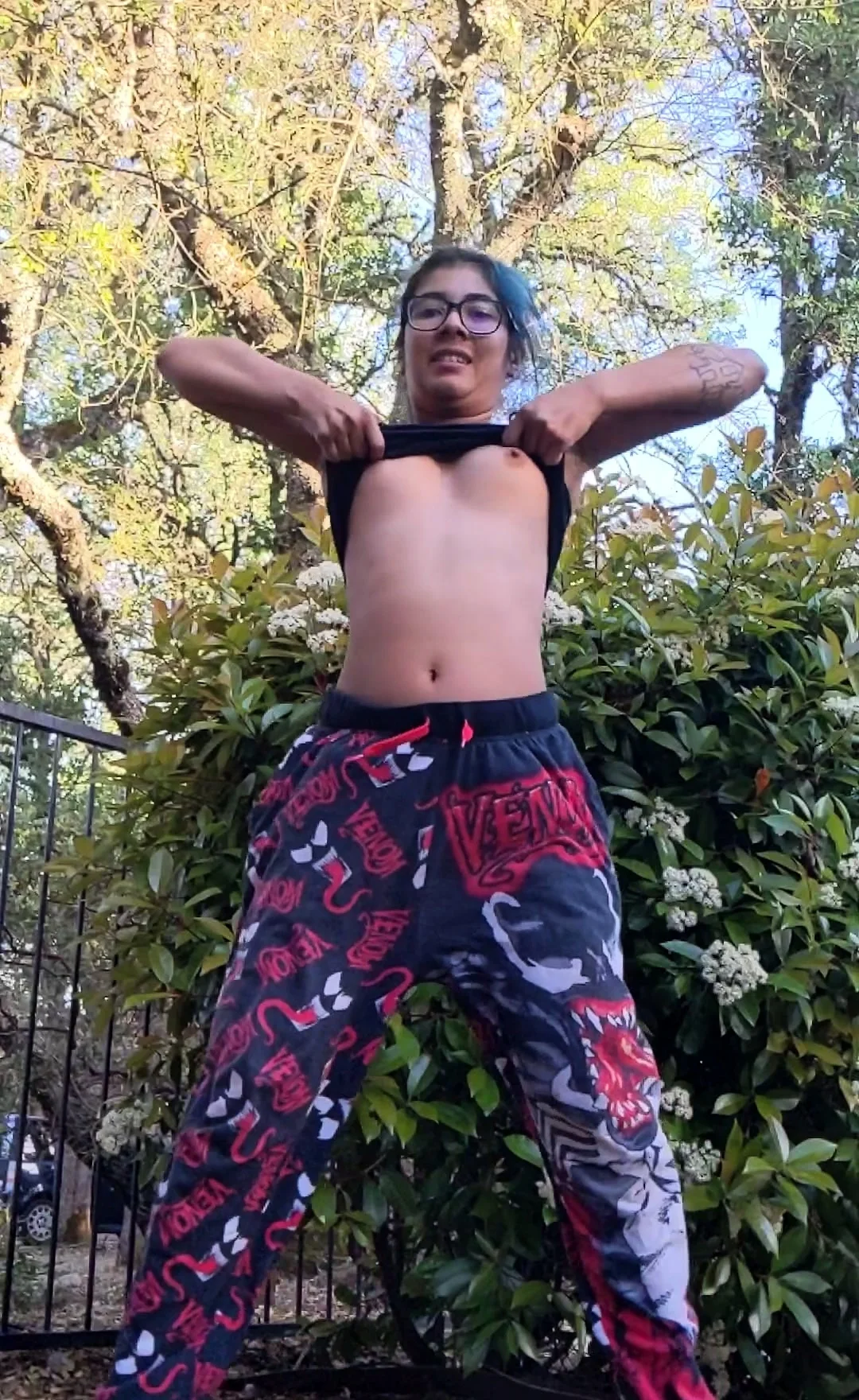 Blonde amateur enjoys the feeling of masturbating outdoors