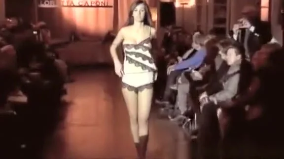 Model Oops nip slip