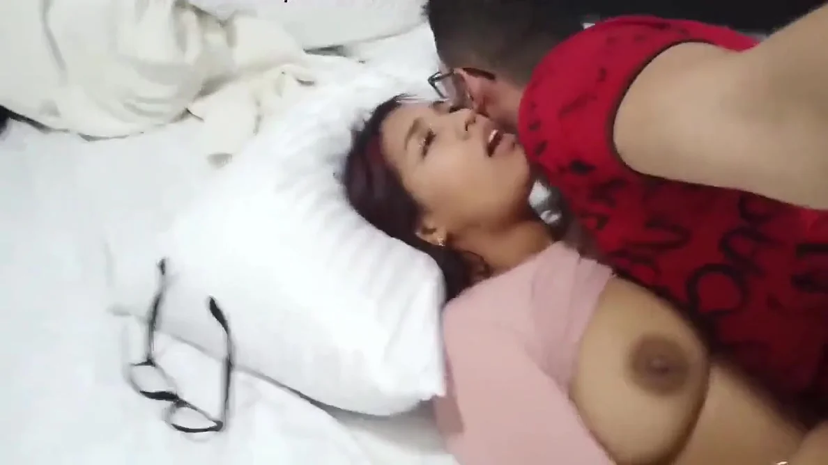 18 Year Old Brunette Big Saggy Tits From New York United States Fucking Her Stepbrothers Big Dick