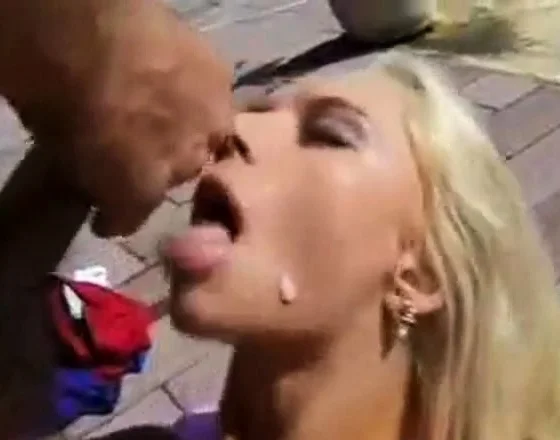 Norsk blond pornostjerne - Anal- og ansiktsbehandling