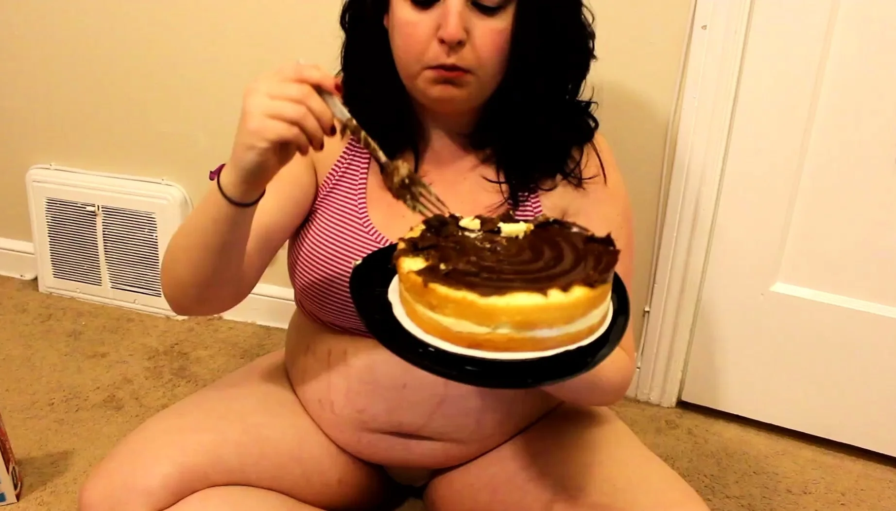 Big boobs milf masturbates with her dildo