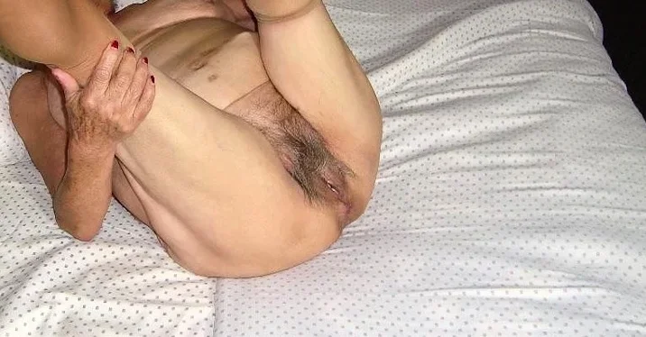 HELLOGRANNY Old grannies know how to prepare their pussies