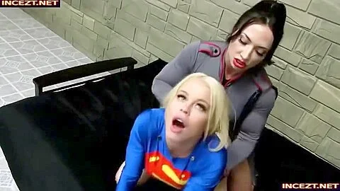 Supergirl Vs Enhanced Muscle Girl