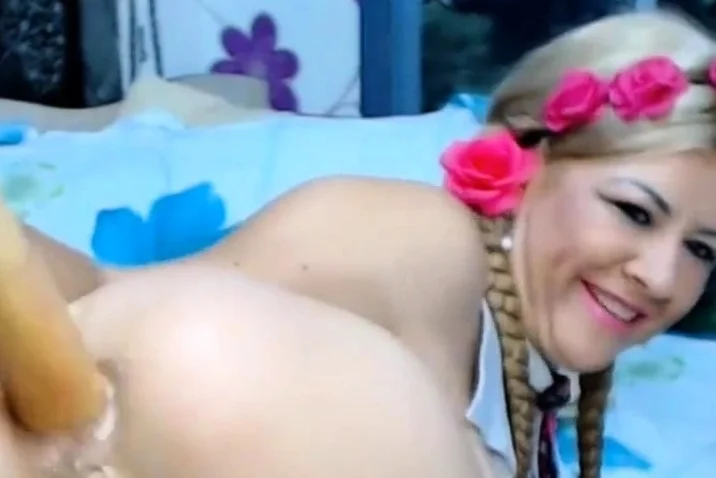 Big Dildo In Her Ass - Farting