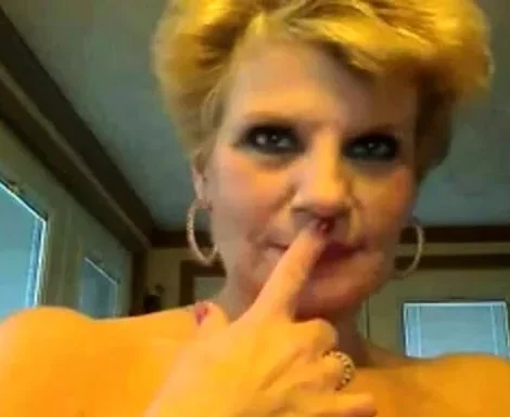 Blond Granny Show Your Sexy Body - negrofloripa
