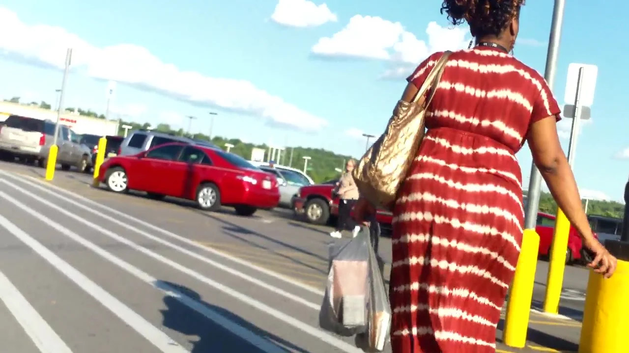 Big Butt Shakin Like Crazy In A Sundress..