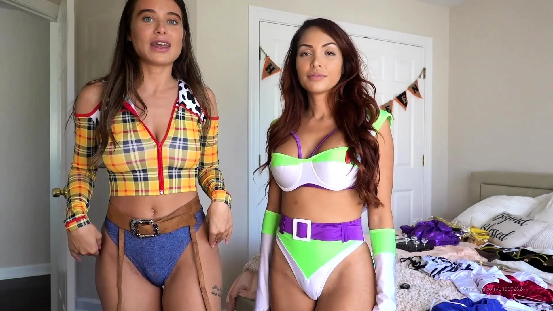 Amateur Teen Lesbians Kissing