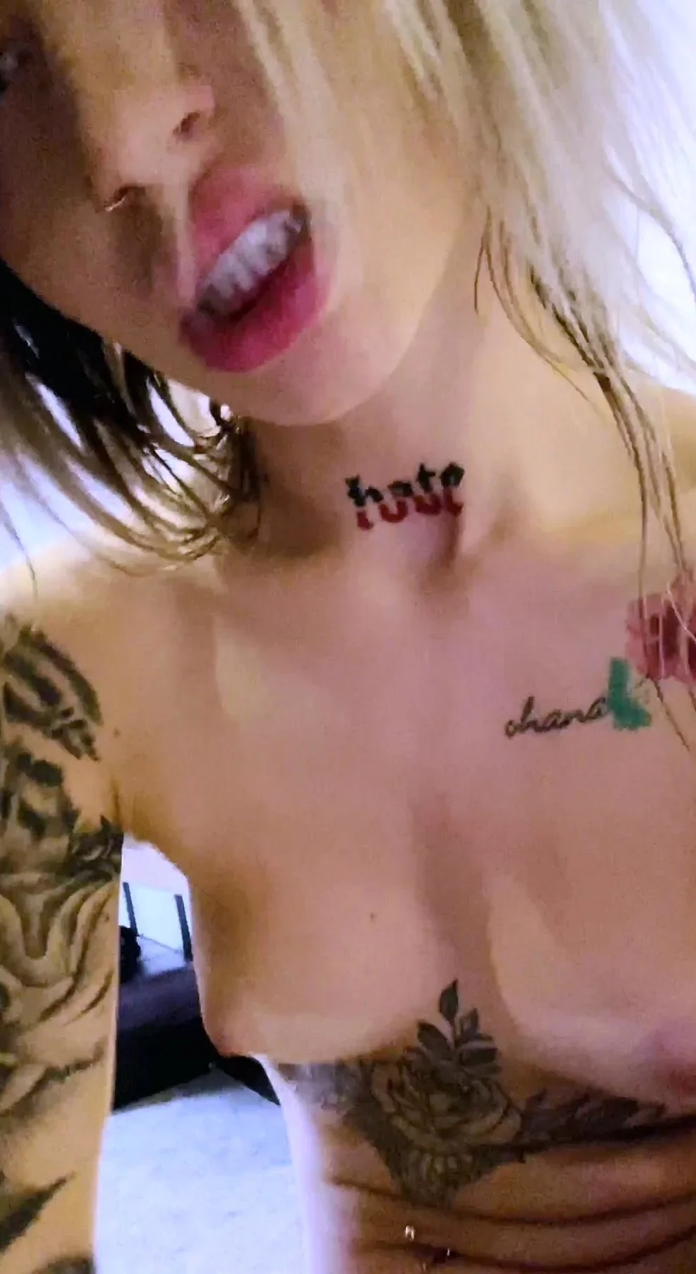 Amateur Blonde Teen Plays Solo with Toy Webcam Porn