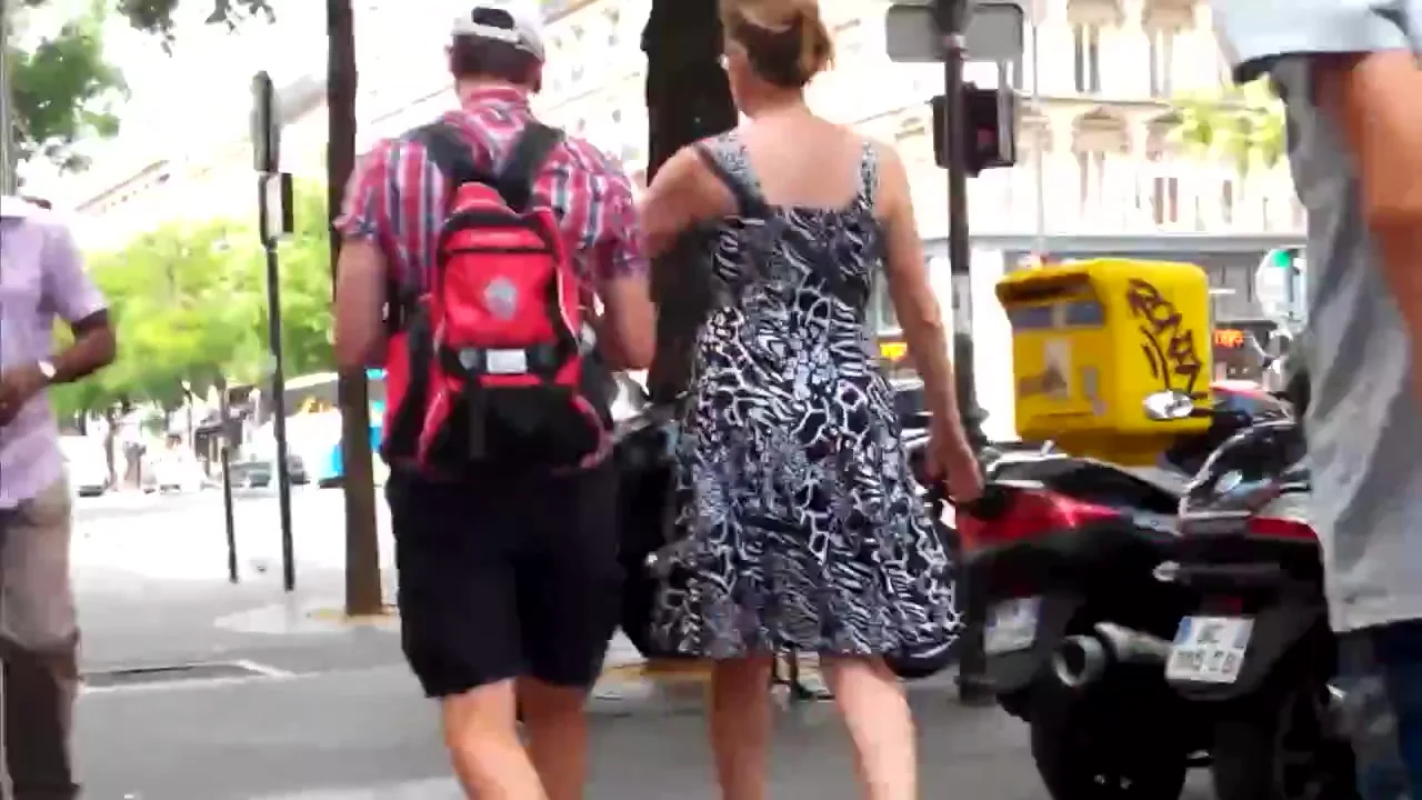 Windy upskirt 7 - Big grey pantie