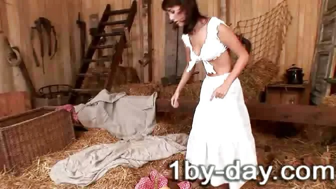 Girl meets banana is a classic subject in porn, and it's now Lilli Loves's turn to do the honors with mankind's favorite yellow fruit. We come upon Lilli in a barn, where she walks barefoot on the hay in a bucolic halter and skirt before putting aside her
