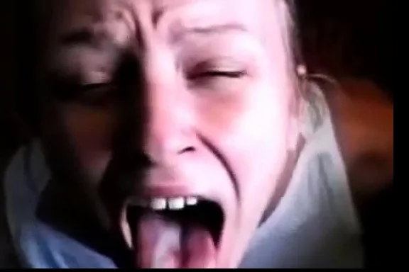 She orgasms while getting a facial!
