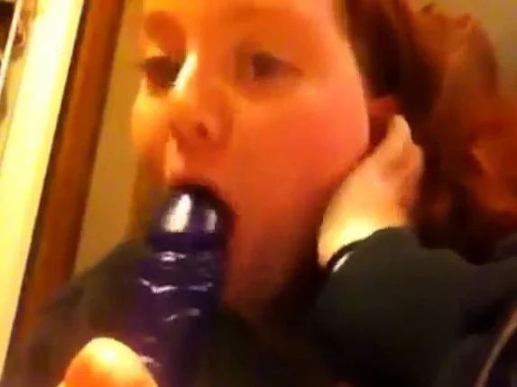 Sexy BBW Fucks Dildo