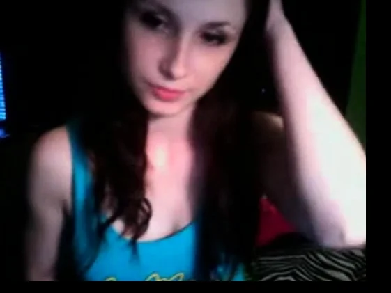 cute tight teen flashes on webcam chat