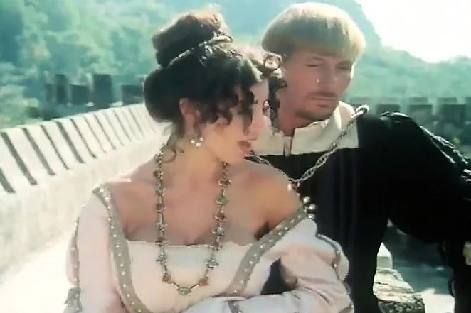 David Perry and Laura Angel play in Hamlet and play in a tight butt