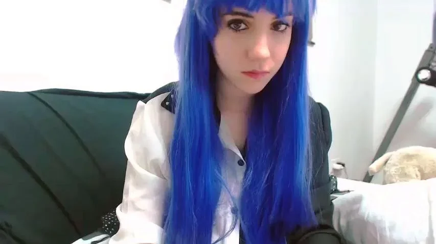 Hot amateur webcam teen masturbates for their fans