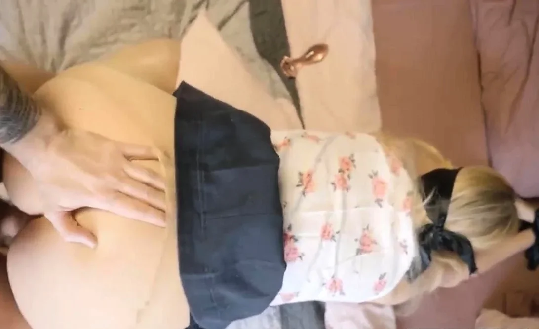 I fuck my Stepmom in the ass and cum on her feet 2