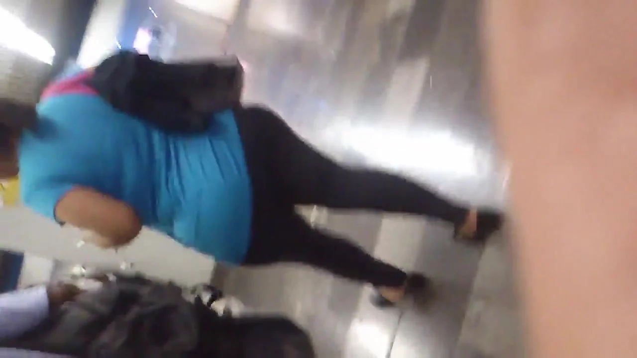 Nalgotas de mujer en mallon gris