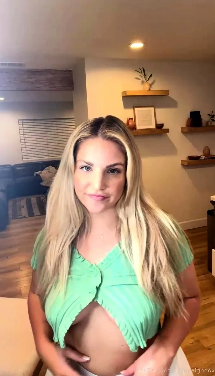 Amateur blond girl with big boobs getting fucked