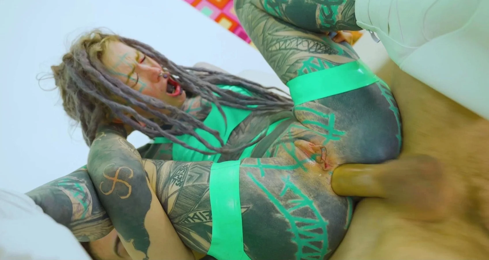Anuskatzz wants a real cock in her ass