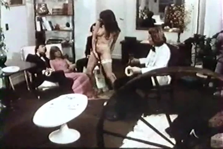 Perversions En Chaine (1975)