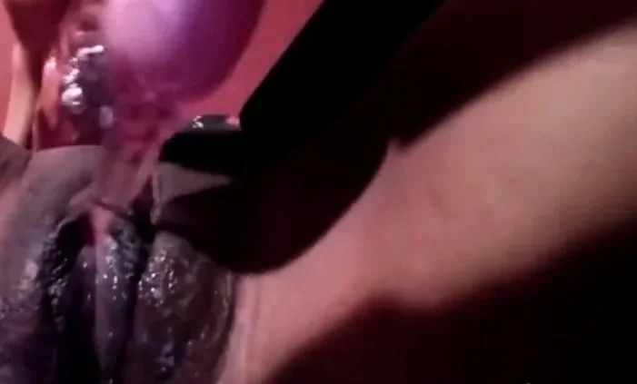 amateur black girl orgasm contractions w squirting 0:35