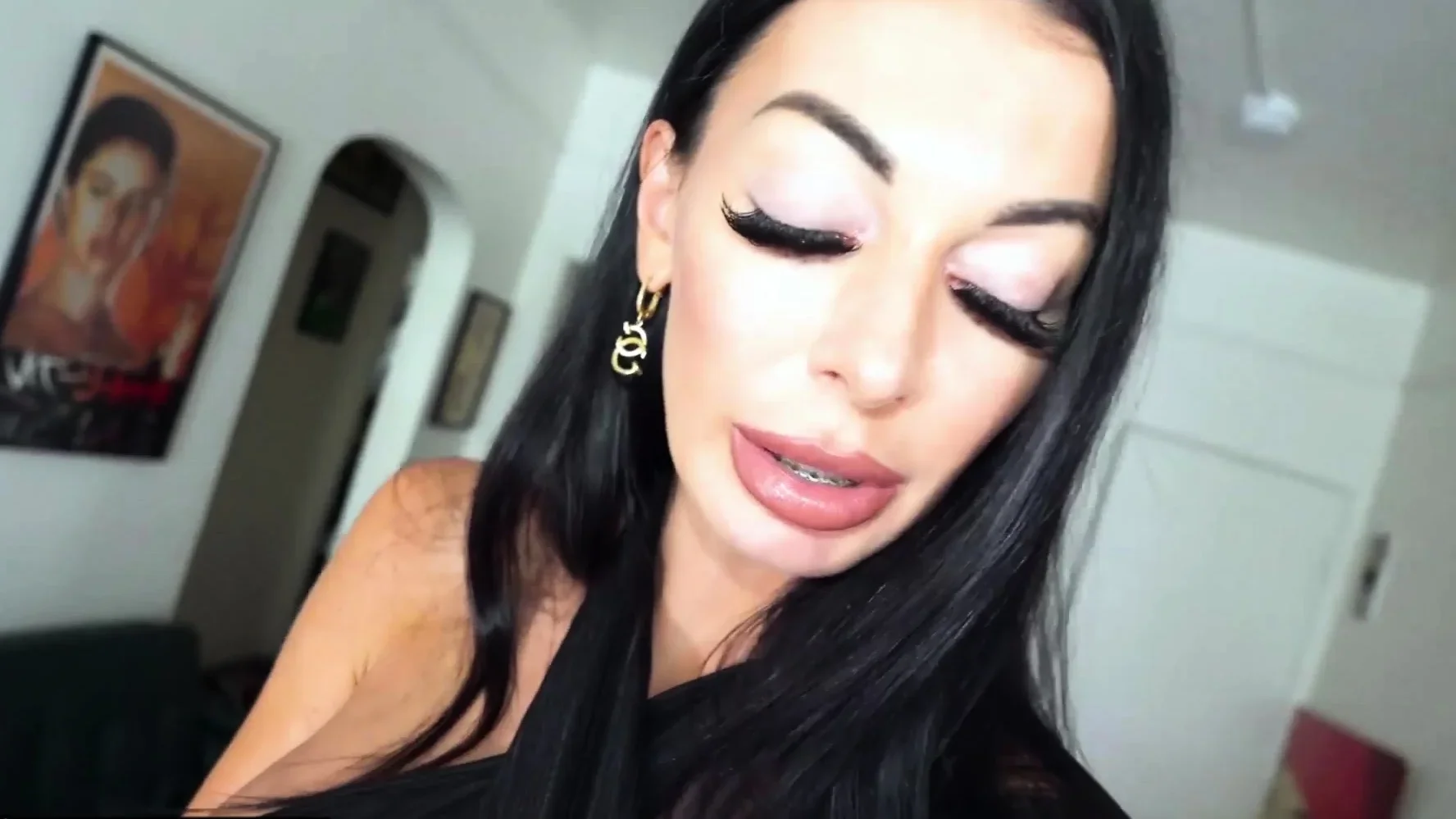 Russian MILF mommy Nikita Reznikova overherad by stepson