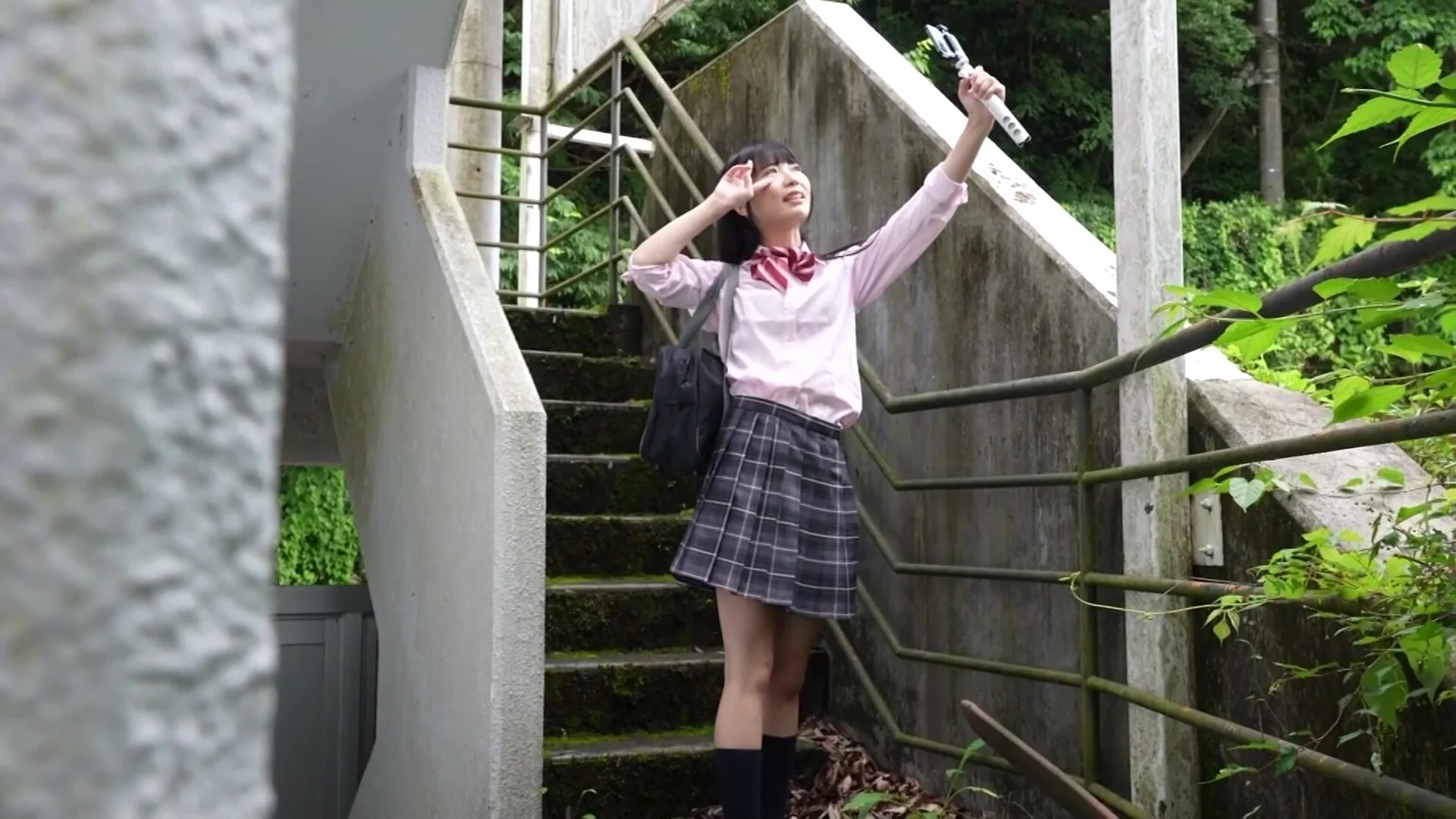 優等生の黒髪女子〇生の変態野外露出！ 00989405