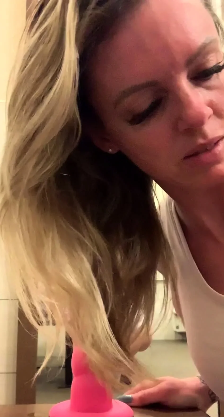 Savannah lovely amateur blonde woman toying