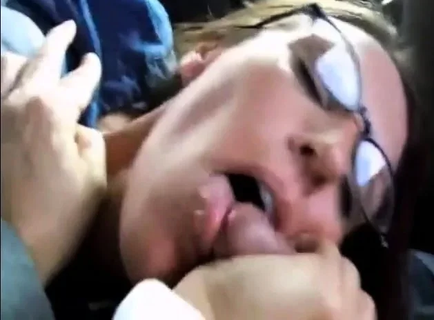 Mature girl blowjob and facial in car