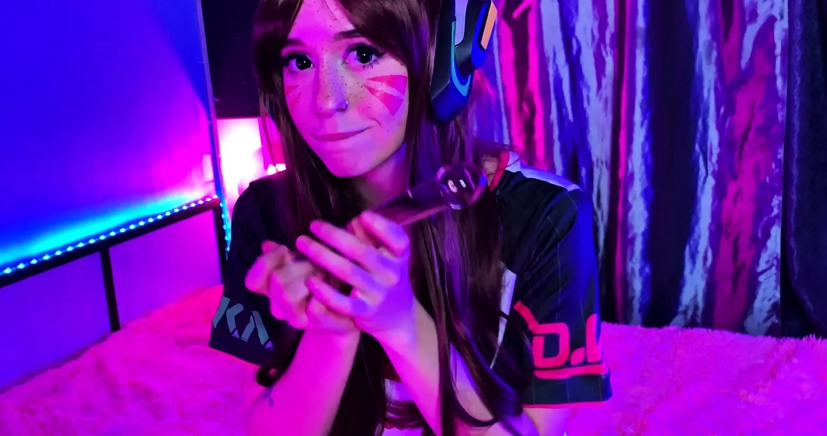 -ManyVids- AliceBong - D.VA Sucks Big Dick And Fucks In The