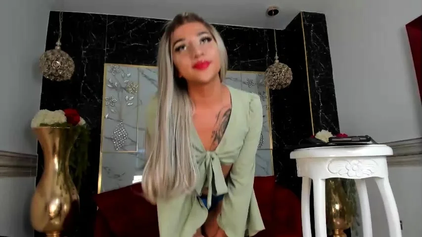 Amateur Webcam Teen Masturbates And Teases