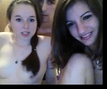 Amateur Threesome Brunette Teen