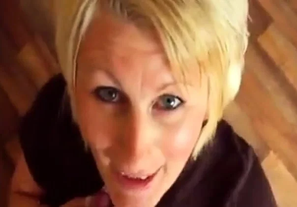 Aunty wanks me off