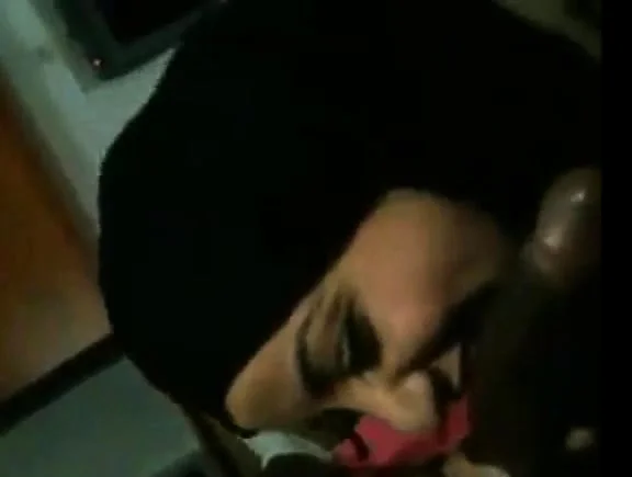 arab girl suck a big black cock