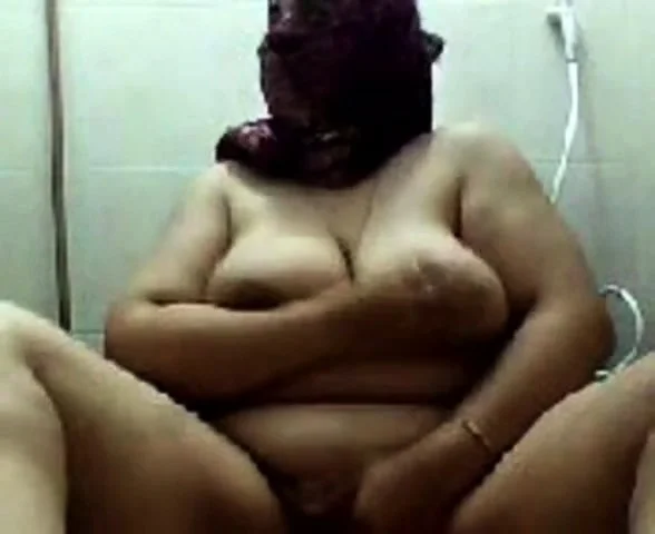 BBW, fetter Araber vor der Webcam
