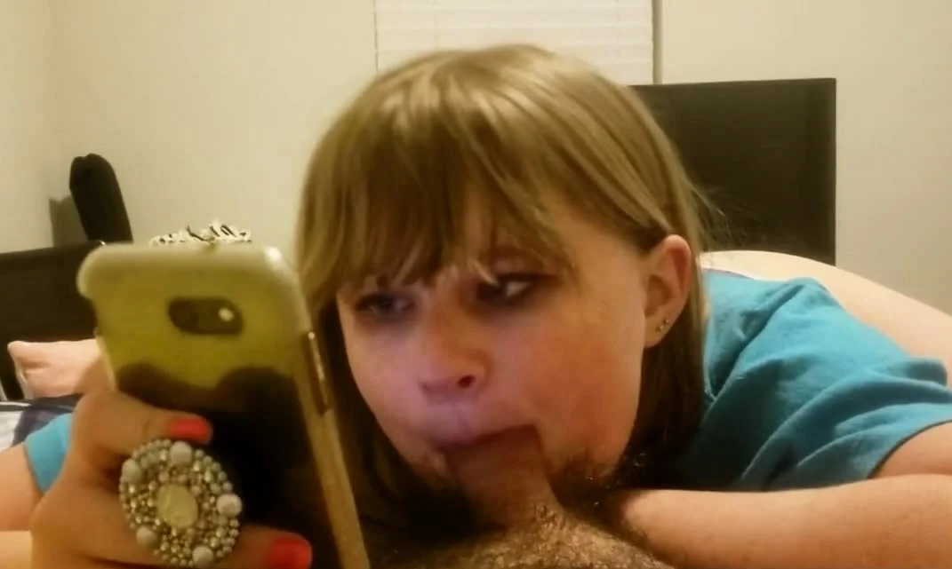 Sucking his dick while browsing Reddit